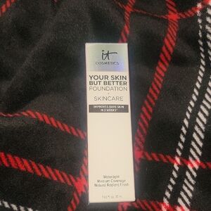 IT Cosmetics Your Skin But Better Foundation + Skincare Medium Coverage BNIB